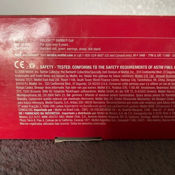 Holiday Barbie 2008-Celebrating 20 years of Holidays - Picture 5 of 7